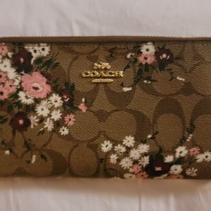 Brand NEW Coach Brown and Floral Print Accordion Wallet